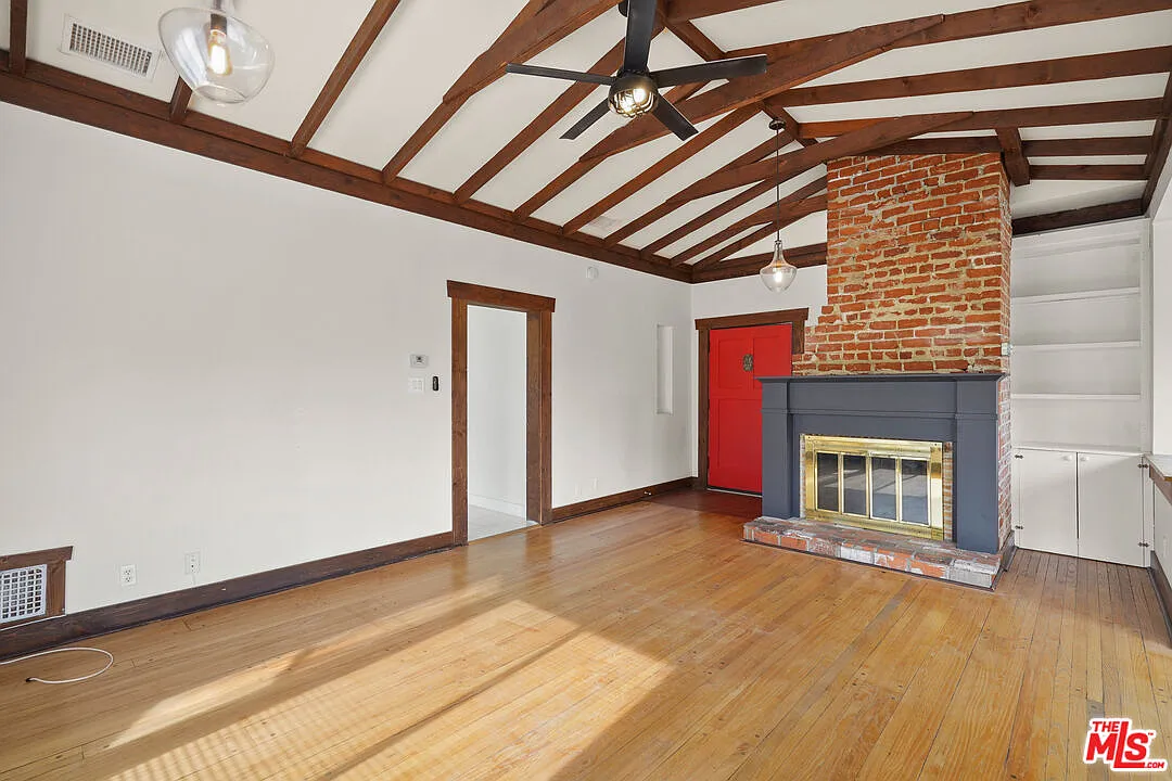 2 bed, 2.0 bath, 1000 sqft, $3,700 — Photo 3