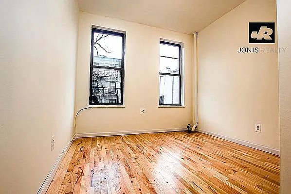 Rented by Jonis Realty | media 1