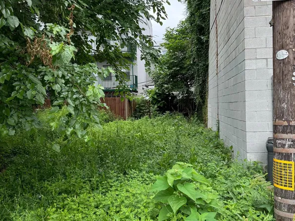 1614 W Seybert St, Philadelphia, PA 19121