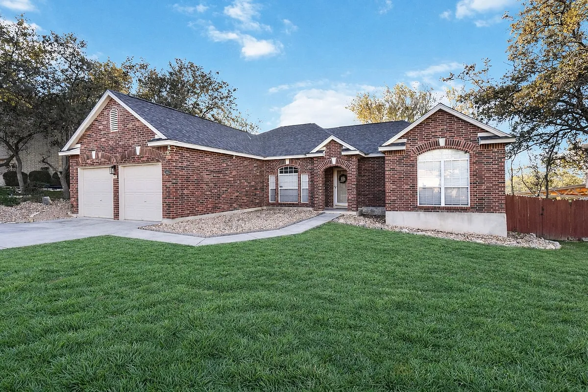 Building Photo - 21627 Iron Ridge Ct