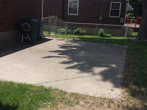 4th image of 4261 Parkway Dr