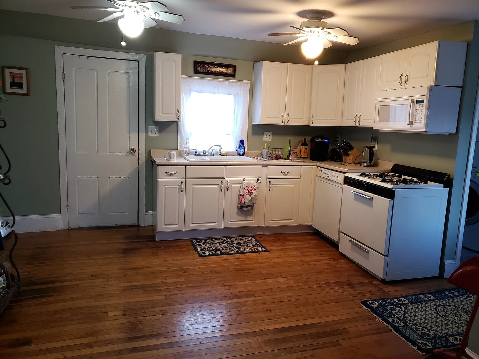 2 bed, 1.5 bath, 1100 sqft, $2,650 — Photo 3