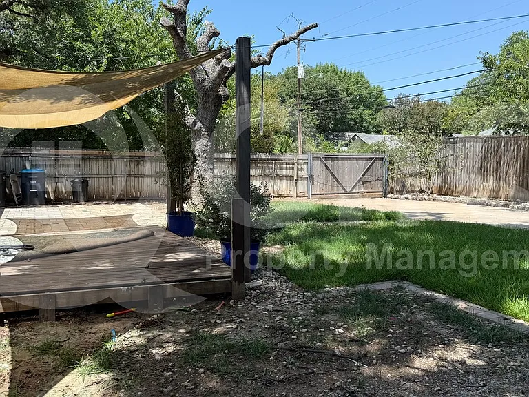 2501 Yucca Ave — Photo 17
