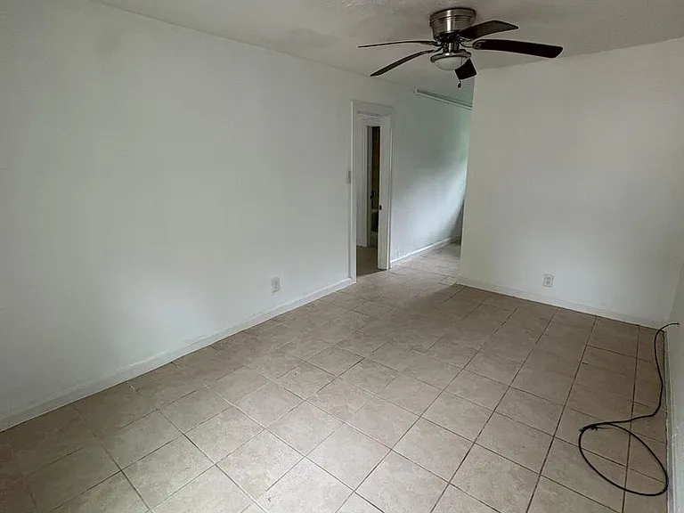 702 Rosedale St #B — Photo 10