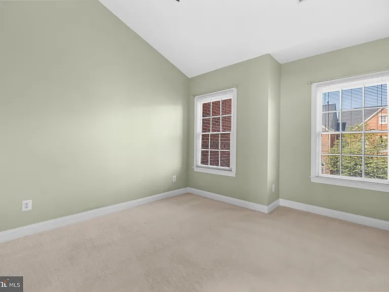 5237 Bessley Pl — Photo 73