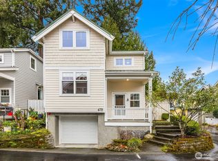 672 Madison Avenue N, Bainbridge Island, WA