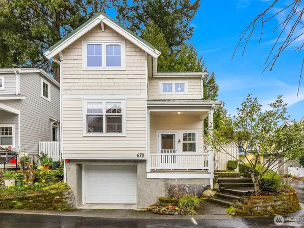 672 Madison Avenue N #14, Bainbridge Island, WA 98110