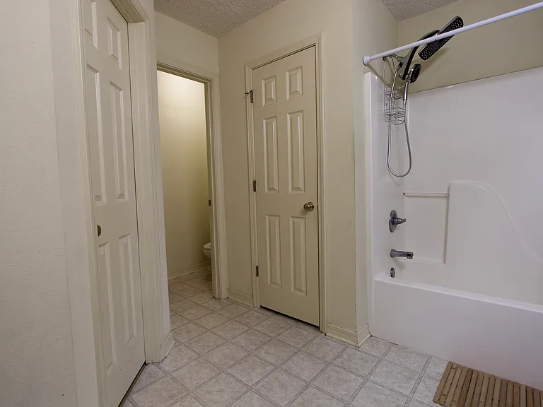 220 Tiffot Ct — Photo 13
