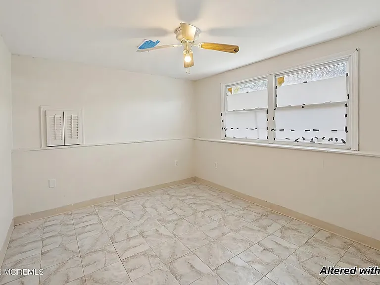 88 Curtis Pl — Photo 6
