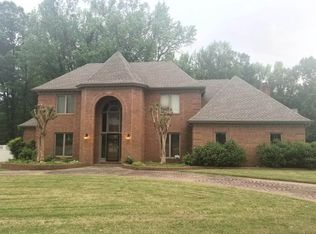 10489 Shea Woods Dr, Collierville, TN 38017