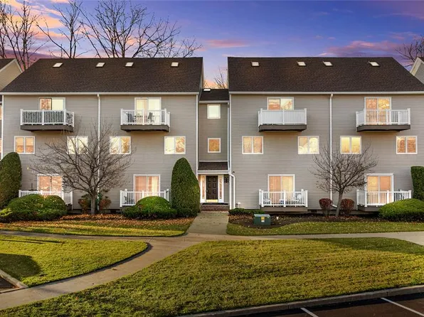 93 Presidential Dr, Englewood, NJ 07631