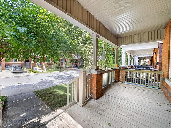 3rd image of 109 Gladstone Ave