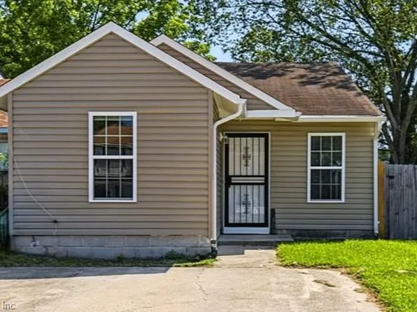 800 Stephanie Ct, Virginia Beach, VA 23462