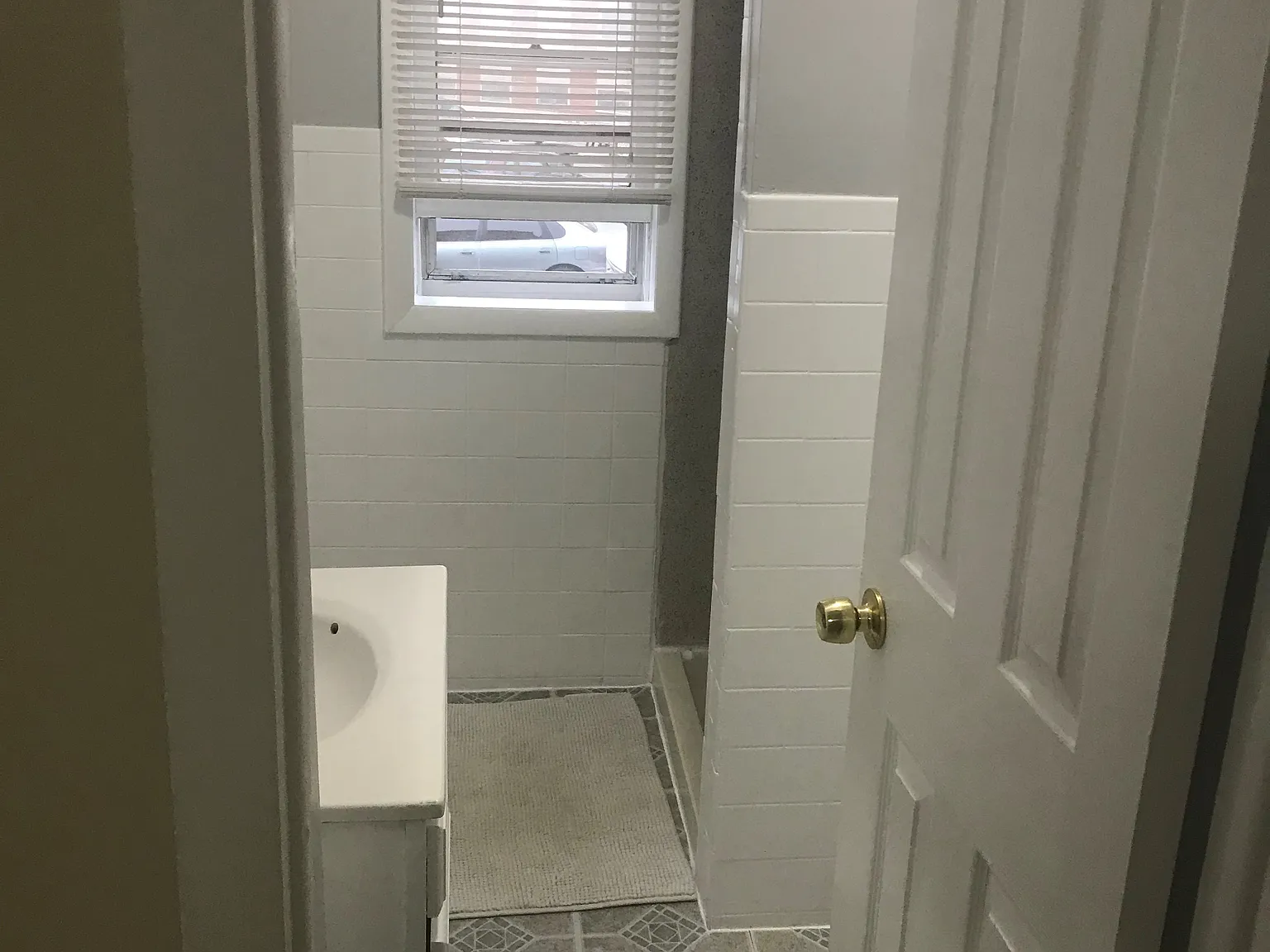 1 bed, 1024 sqft, $1,375 — Photo 4