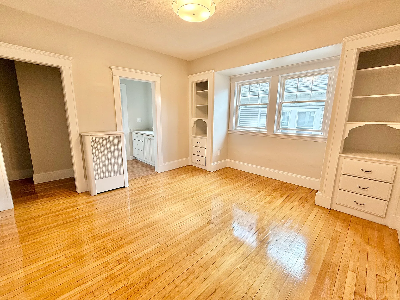 4 bed, 1600 sqft, $3,900 — Photo 4