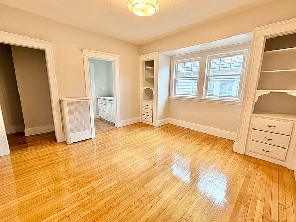 4th image of 203 Maplewood St #2