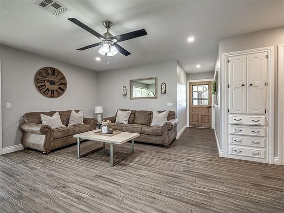 5th image of 14920 N Harrah Rd