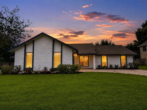 2903 Pepper Wood Dr, Sugar Land, TX 77479