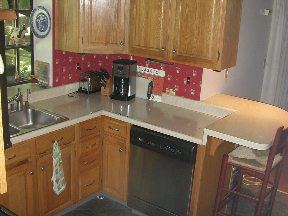 Kitchen from DR