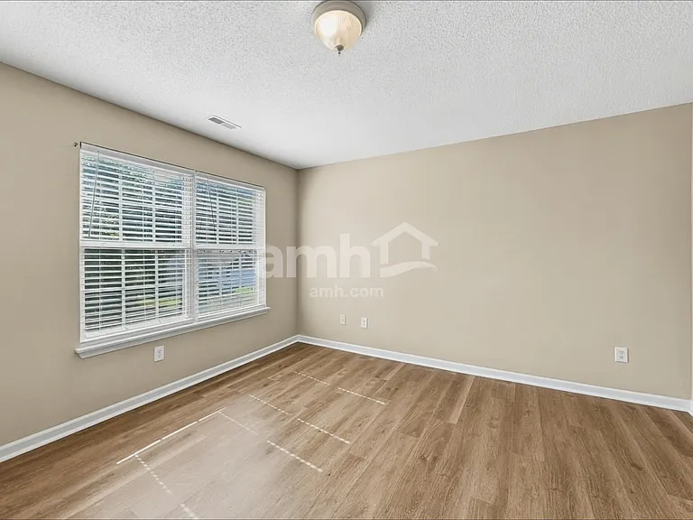 18987 Prairie Crossing Dr — Photo 14