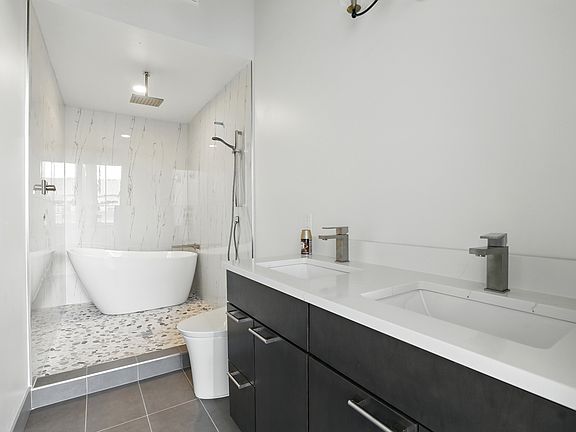 5th image of 222 W 15th St #2