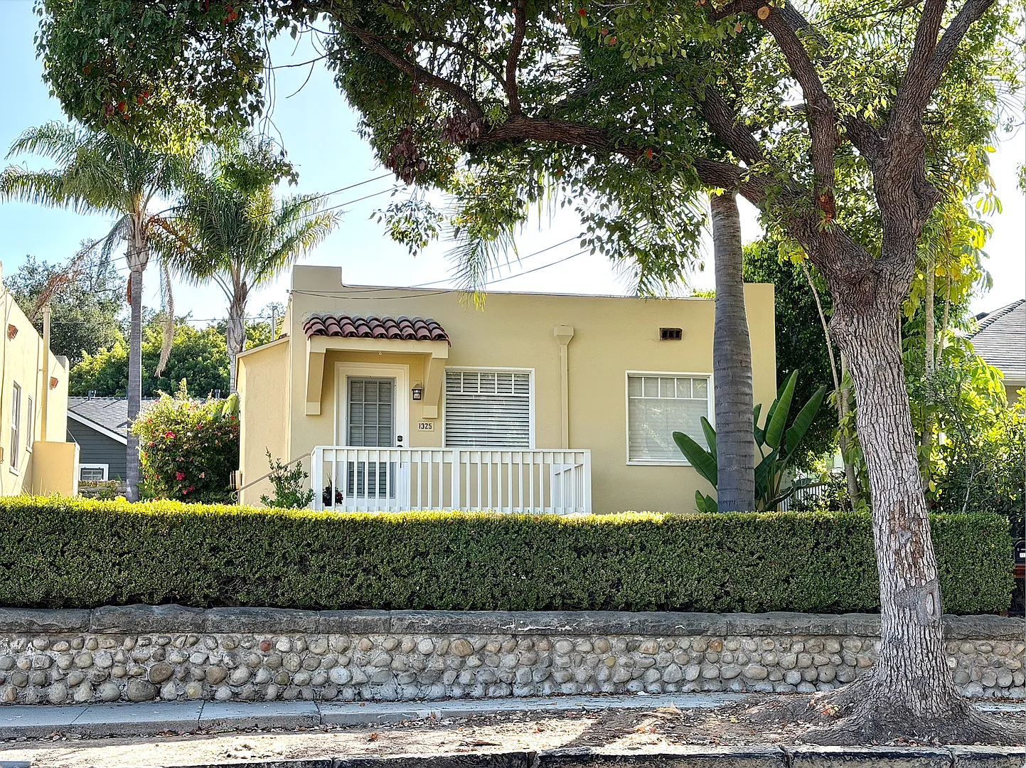 Classic Downtown East Side Cottage — Photo 1