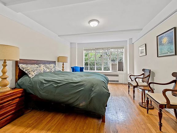 4th image of 110 E 87th St APT 3C