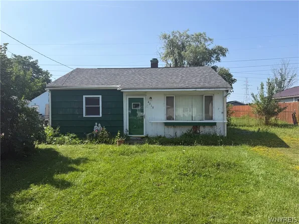 4315 Isherwood Dr, Niagara Falls, NY 14305