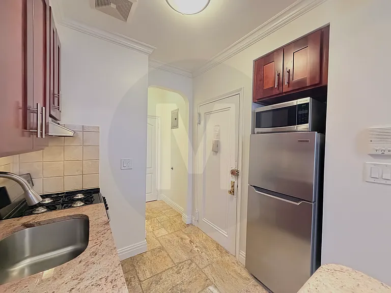 1057 1st Ave #4 — Photo 7