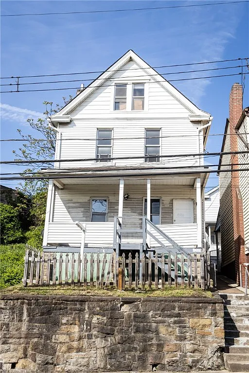 1604 Ridge Ave photo 1