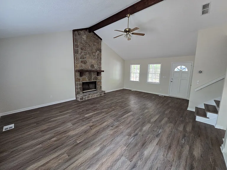4015 Stone Creek Cir — Photo 2