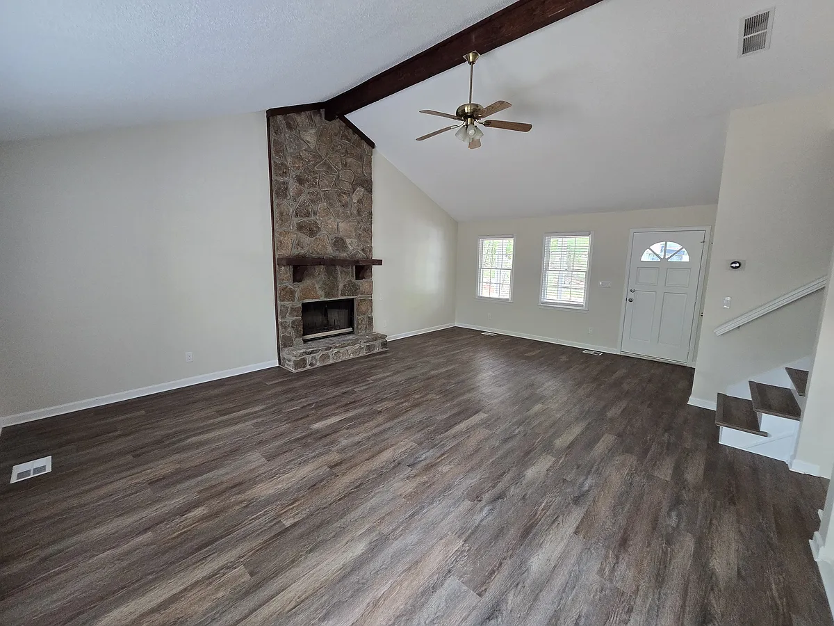 Building Photo - 4015 Stone Creek Cir