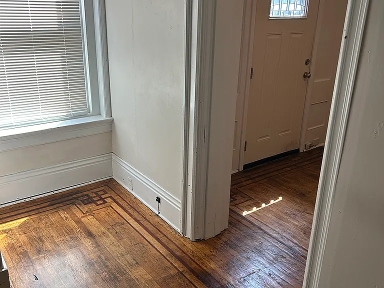 1236 E Broadway #5 — Photo 6
