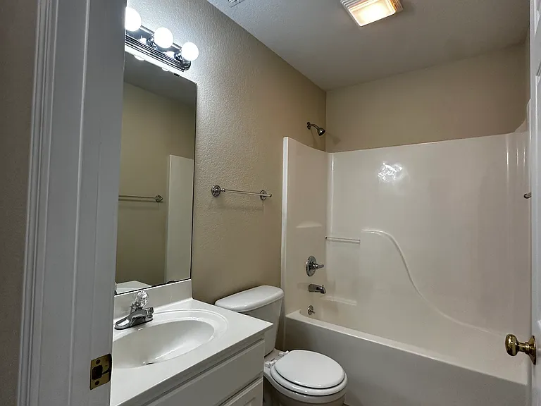 141 Saint John St — Photo 11