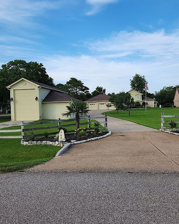 Nicely Landscaped Entrance