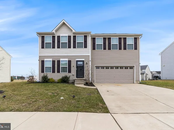 305 Bluecoat St, Dover, DE 19901