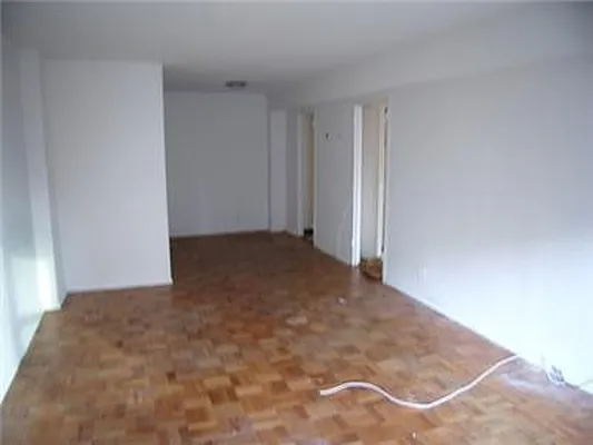 Rented by R New York | media 17
