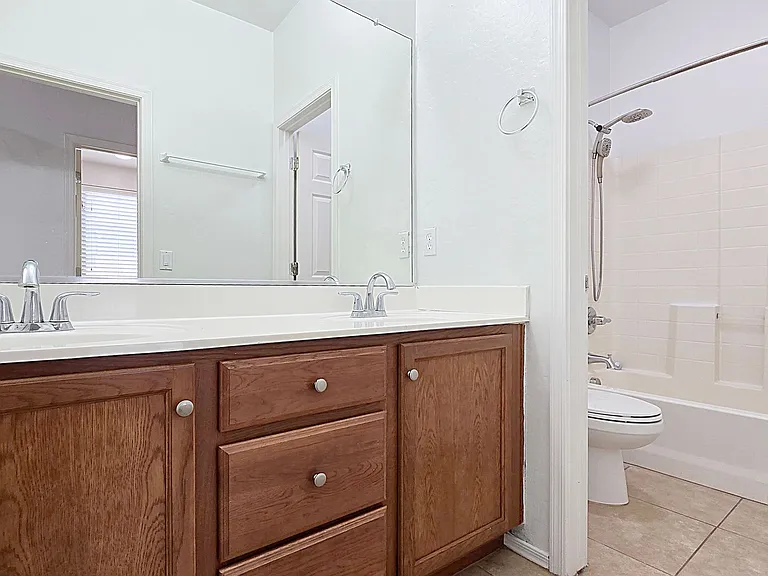 8012 S 70th Dr — Photo 21