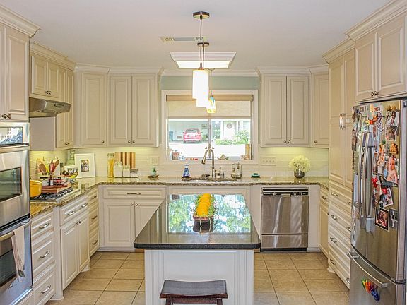 2nd image of 2329 Bienville Dr
