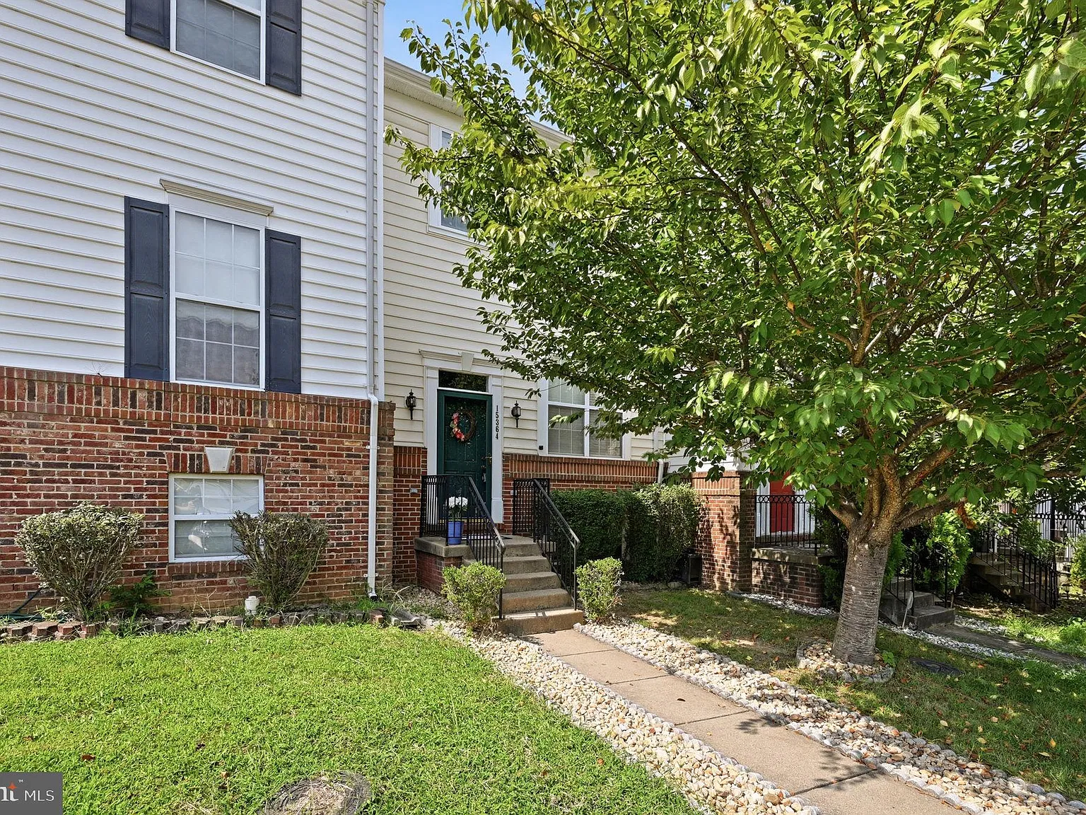 3 bed, 4.0 bath, 2138 sqft, $2,500 — Photo 1