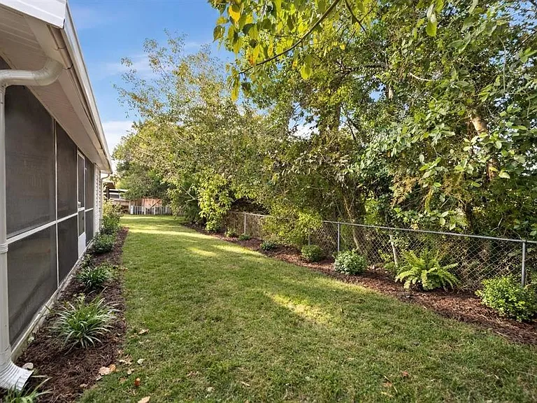 7151 Edgewater Shores Ct — Photo 14