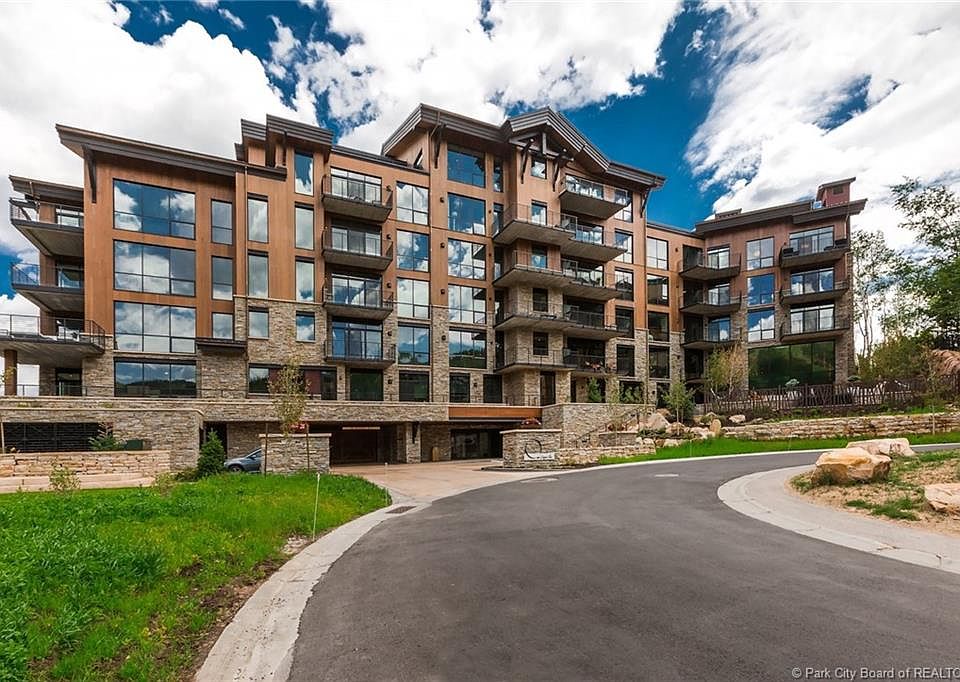 1st image of 8910 Empire Club Dr #105