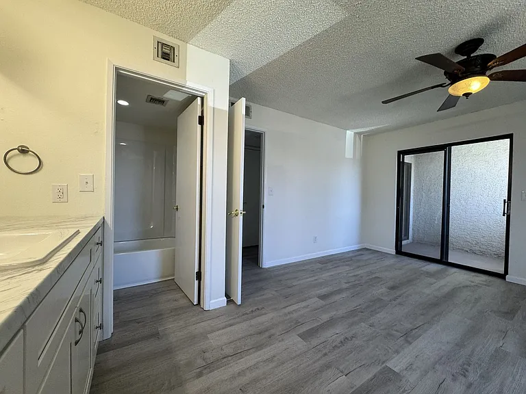 850 S River Dr — Photo 29