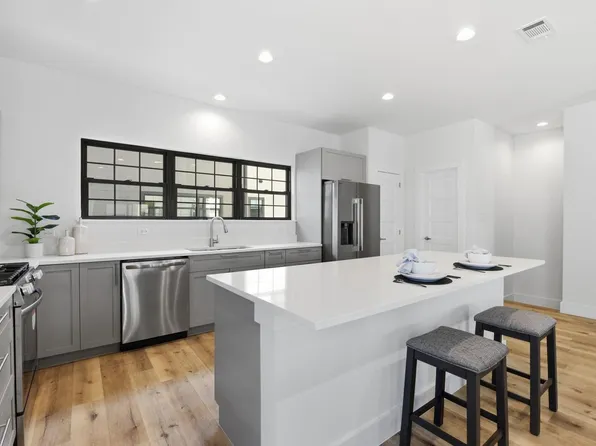 11915 N Hoa Sen Cir, Houston, TX 77072