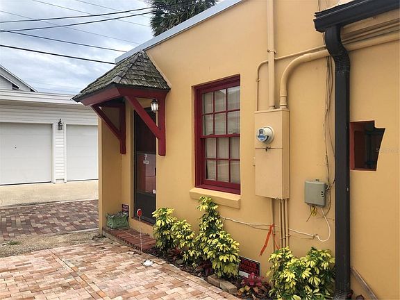 4th image of 228 Charlotte St