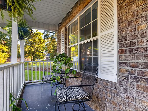 3rd image of 216 Azalea Ct