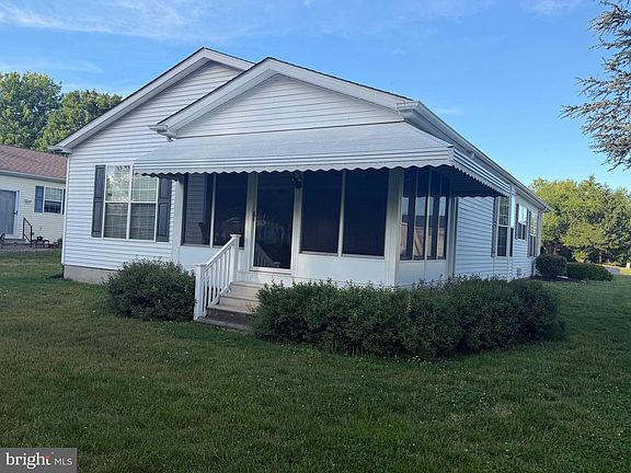 4th image of 21 Whitby Ln #195