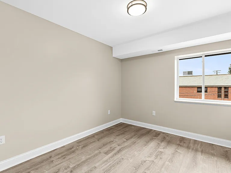134 W University Dr #302 — Photo 8