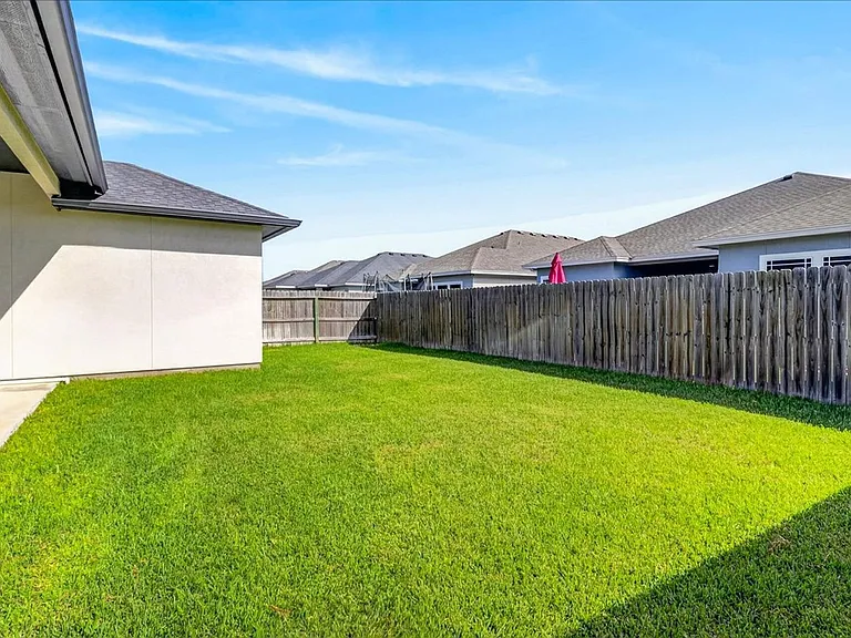 6718 Stuyvesant Ct — Photo 20