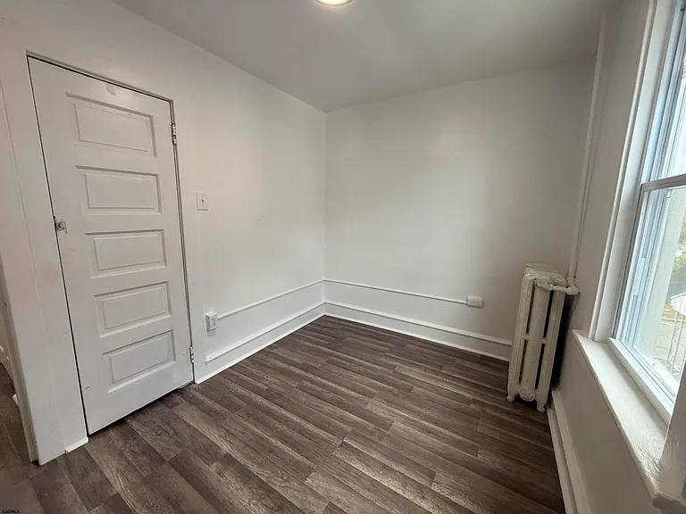 2021 Grant Ave — Photo 15